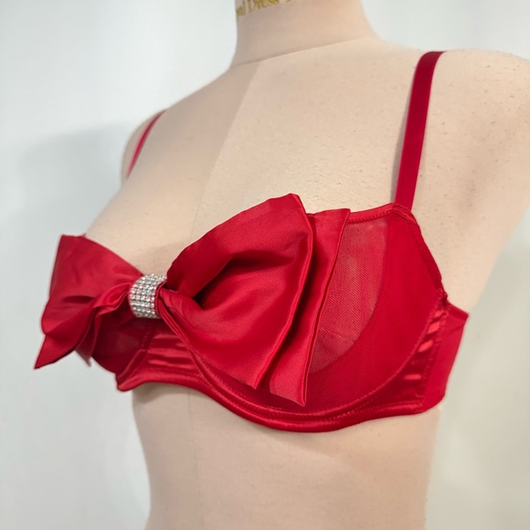 Victoria’s Secret Bling Rhinestone Bra 34D Red - Picture 2 of 6